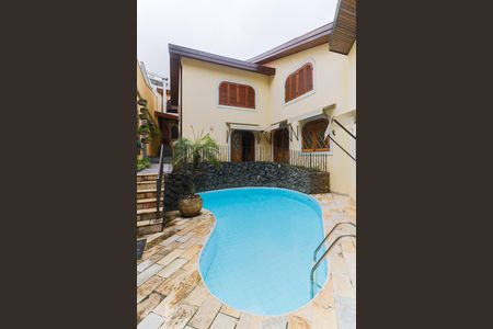 Casa à venda com 450m², 5 quartos e 6 vagas Casa à venda com 450m², 5 quartos e 6 vagasPiscina