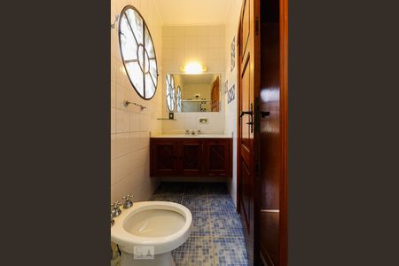 Casa à venda com 450m², 5 quartos e 6 vagas Casa à venda com 450m², 5 quartos e 6 vagasSuíte 5