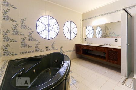 Casa à venda com 450m², 5 quartos e 6 vagas Casa à venda com 450m², 5 quartos e 6 vagasSuíte 3