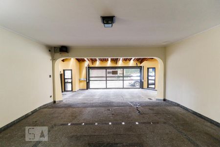Casa à venda com 450m², 5 quartos e 6 vagas Casa à venda com 450m², 5 quartos e 6 vagasGaragem