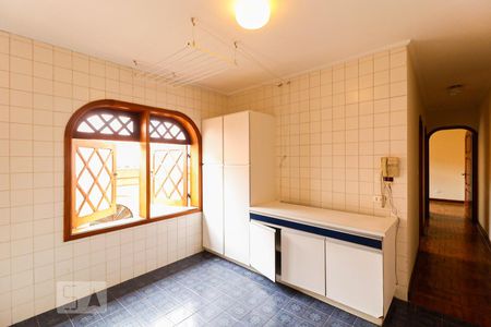 Casa à venda com 450m², 5 quartos e 6 vagas Casa à venda com 450m², 5 quartos e 6 vagasÁrea de Serviço