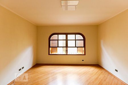 Casa à venda com 450m², 5 quartos e 6 vagas Casa à venda com 450m², 5 quartos e 6 vagasSuíte 3