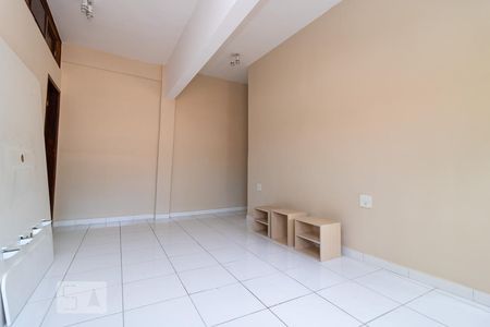 Sala de apartamento para alugar com 2 quartos, 65m² em Del Castilho, Rio de Janeiro