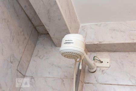 Banheiro de apartamento para alugar com 2 quartos, 65m² em Del Castilho, Rio de Janeiro