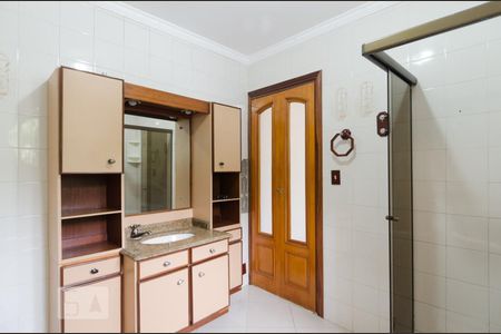 Banheiro da suíte de casa para alugar com 3 quartos, 240m² em Demarchi, São Bernardo do Campo