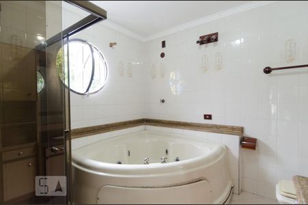 Banheiro da suíte de casa para alugar com 3 quartos, 240m² em Demarchi, São Bernardo do Campo