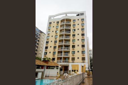 Apartamento à venda com 81m², 3 quartos e 1 vaga Apartamento à venda com 81m², 3 quartos e 1 vagaFachada