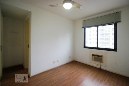 Apartamento à venda com 81m², 3 quartos e 1 vaga Apartamento à venda com 81m², 3 quartos e 1 vagaSuíte