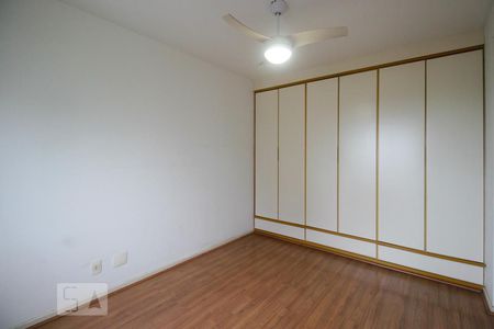 Apartamento à venda com 81m², 3 quartos e 1 vaga Apartamento à venda com 81m², 3 quartos e 1 vagaSuíte