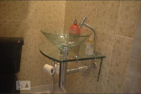 Casa à venda com 325m², 4 quartos e 2 vagasLavabo