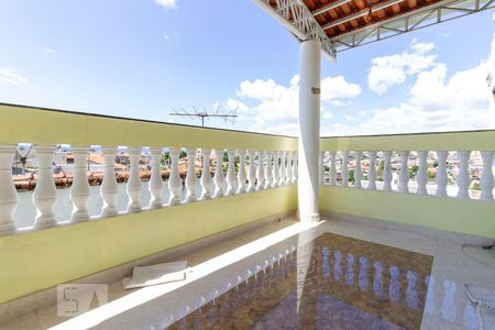 Casa à venda com 528m², 3 quartos e 8 vagas Casa à venda com 528m², 3 quartos e 8 vagasVaranda Quarto 1 - Suite
