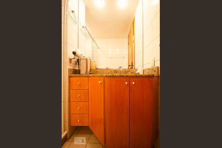 Apartamento à venda com 70m², 2 quartos e 1 vaga Apartamento à venda com 70m², 2 quartos e 1 vagaBanheiro