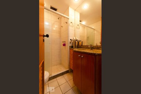 Apartamento à venda com 70m², 2 quartos e 1 vaga Apartamento à venda com 70m², 2 quartos e 1 vagaBanheiro