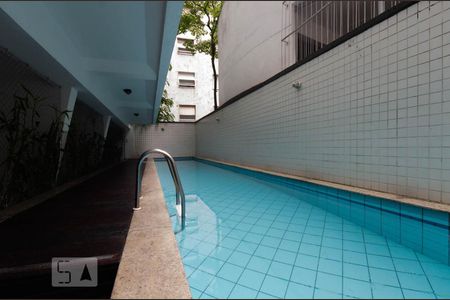 Apartamento à venda com 70m², 2 quartos e 1 vaga Apartamento à venda com 70m², 2 quartos e 1 vagaÁrea comum - Piscina