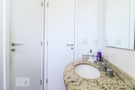 Apartamento para alugar com 77m², 2 quartos e 1 vaga