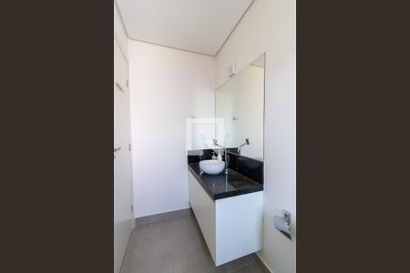 Banheiro Social de kitnet/studio para alugar com 1 quarto, 50m² em Centro, Campinas