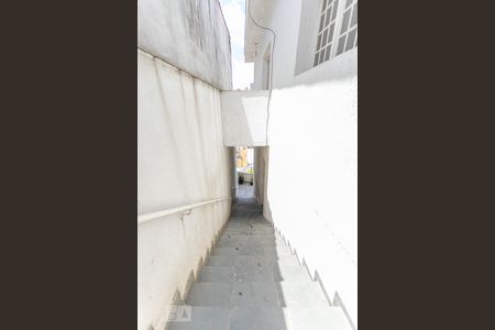 Casa à venda com 420m², 3 quartos e 8 vagasEscada Garagem