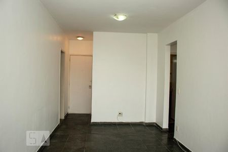 Sala de apartamento para alugar com 1 quarto, 60m² em Barra da Tijuca, Rio de Janeiro