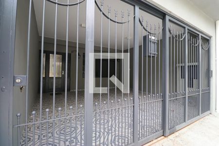 Casa para alugar com 138m², 2 quartos e 2 vagasFachada