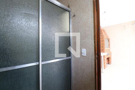 Casa para alugar com 138m², 2 quartos e 2 vagasBanheiro 2