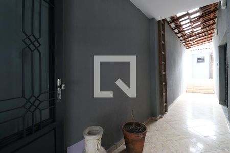 Casa para alugar com 138m², 2 quartos e 2 vagasCorredor