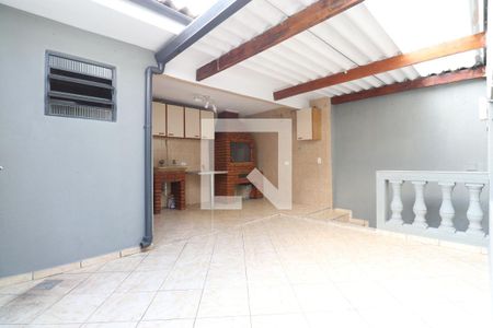 Casa para alugar com 138m², 2 quartos e 2 vagasQuintal