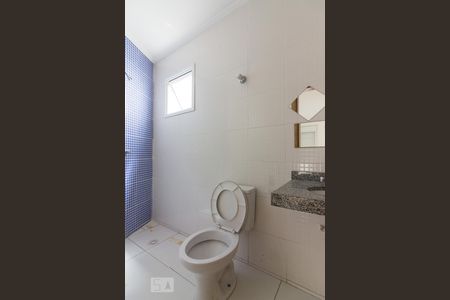 Casa à venda com 180m², 3 quartos e 4 vagasBanheiro Suite 2