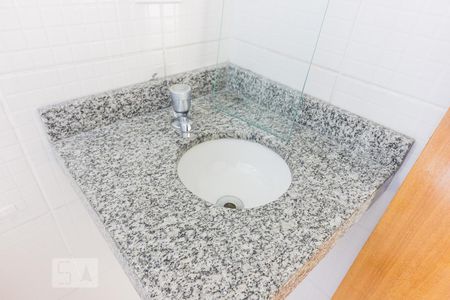 Casa à venda com 180m², 3 quartos e 4 vagasBanheiro Suite 2