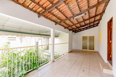 Garagem de casa para alugar com 4 quartos, 168m² em Setor Leste Universitário, Goiânia