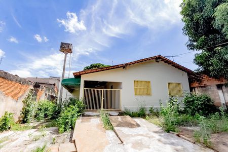 Entrada de casa para alugar com 4 quartos, 168m² em Setor Leste Universitário, Goiânia