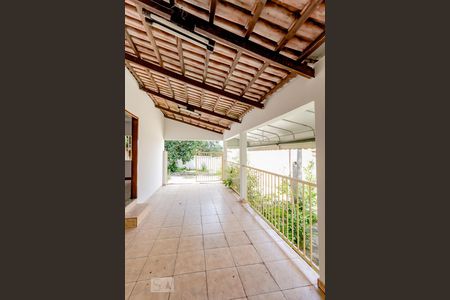 Garagem de casa para alugar com 4 quartos, 168m² em Setor Leste Universitário, Goiânia