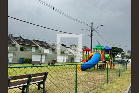 Casa de condomínio à venda com 296m², 4 quartos e 3 vagas Casa de condomínio à venda com 296m², 4 quartos e 3 vagasÁrea comum