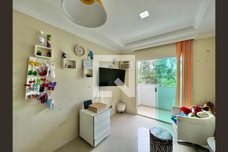 Casa de condomínio à venda com 296m², 4 quartos e 3 vagas Casa de condomínio à venda com 296m², 4 quartos e 3 vagasSuíte 3