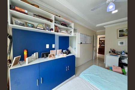 Casa de condomínio à venda com 296m², 4 quartos e 3 vagas Casa de condomínio à venda com 296m², 4 quartos e 3 vagasSuíte 4