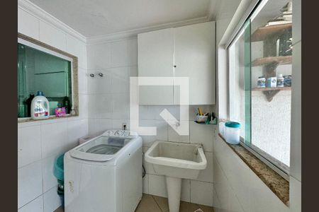 Casa de condomínio à venda com 296m², 4 quartos e 3 vagas Casa de condomínio à venda com 296m², 4 quartos e 3 vagasÁrea de Serviço