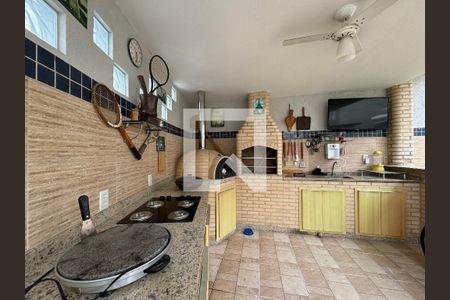 Casa de condomínio à venda com 296m², 4 quartos e 3 vagas Casa de condomínio à venda com 296m², 4 quartos e 3 vagasÁrea externa