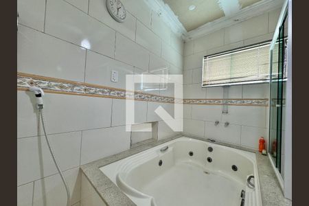 Casa de condomínio à venda com 296m², 4 quartos e 3 vagas Casa de condomínio à venda com 296m², 4 quartos e 3 vagasSuíte 1 Master - Banheiro