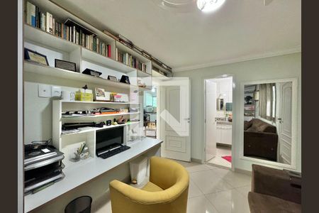 Casa de condomínio à venda com 296m², 4 quartos e 3 vagas Casa de condomínio à venda com 296m², 4 quartos e 3 vagasSuíte 2