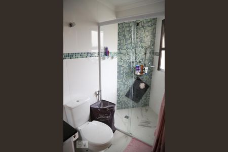 Apartamento à venda com 104m², 3 quartos e 2 vagas Apartamento à venda com 104m², 3 quartos e 2 vagasBanheiro da Suíte