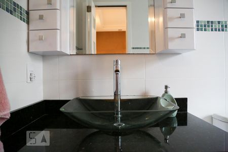 Apartamento à venda com 104m², 3 quartos e 2 vagas Apartamento à venda com 104m², 3 quartos e 2 vagasBanheiro da Suíte