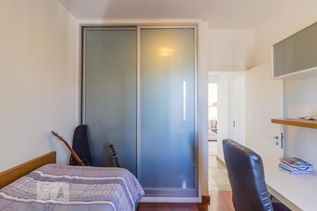 Quarto de apartamento à venda com 2 quartos, 83m² em Cidade Jardim, Belo Horizonte