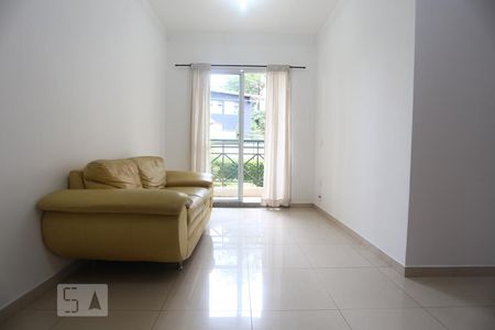Sala de apartamento para alugar com 3 quartos, 74m² em Jardim Ester Yolanda, São Paulo
