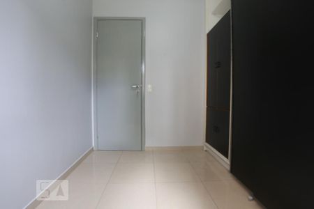 Quarto 1 de apartamento para alugar com 3 quartos, 74m² em Jardim Ester Yolanda, São Paulo