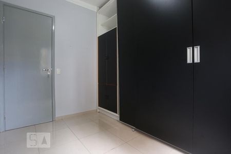 Quarto 1 de apartamento para alugar com 3 quartos, 74m² em Jardim Ester Yolanda, São Paulo