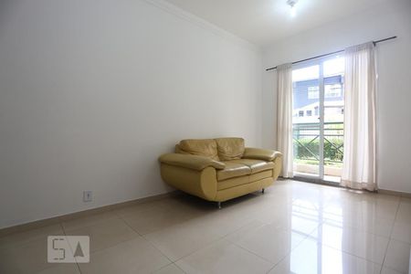 Sala de apartamento para alugar com 3 quartos, 74m² em Jardim Ester Yolanda, São Paulo