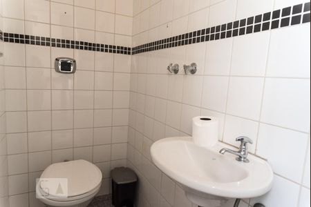 Apartamento à venda com 68m², 3 quartos e 2 vagas Apartamento à venda com 68m², 3 quartos e 2 vagasBanheiro de Serviço