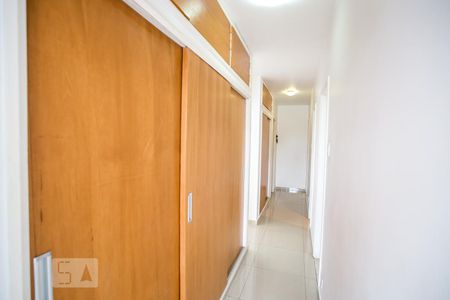 Apartamento à venda com 120m², 3 quartos e 1 vaga Apartamento à venda com 120m², 3 quartos e 1 vagaCorredor/Armários