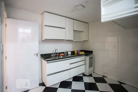 Apartamento à venda com 120m², 3 quartos e 1 vaga Apartamento à venda com 120m², 3 quartos e 1 vagaCopa-cozinha