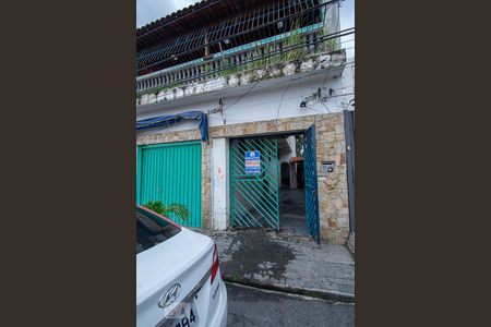 Casa à venda com 830m², 2 quartos e 2 vagas Casa à venda com 830m², 2 quartos e 2 vagasFachada