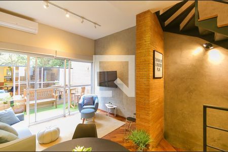 Sala de casa de condomínio à venda com 2 quartos, 110m² em Real Parque, São Paulo